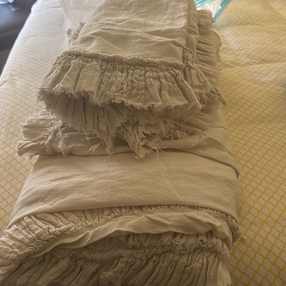 Matteo Los Angeles linen duvet cover in king  plus three pillow covers